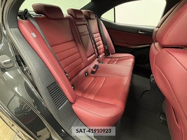Lexus IS 2020-01 214383-5