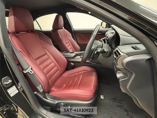 Lexus IS 2020-01 214383-4