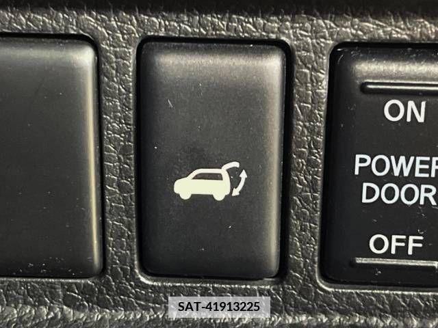 Nissan ELGRAND 2015-07 383626-7