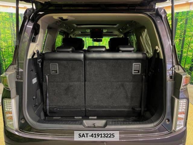 Nissan ELGRAND 2015-07 383626-13