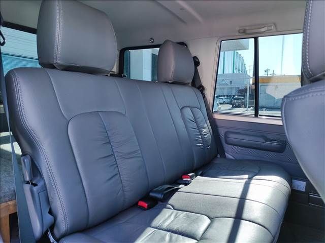 Toyota LAND CRUISER 2015-04 1064-14