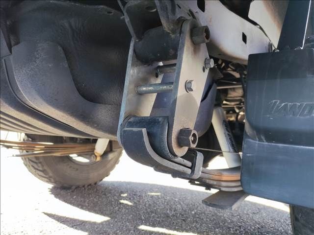Toyota LAND CRUISER 2015-04 1064-11