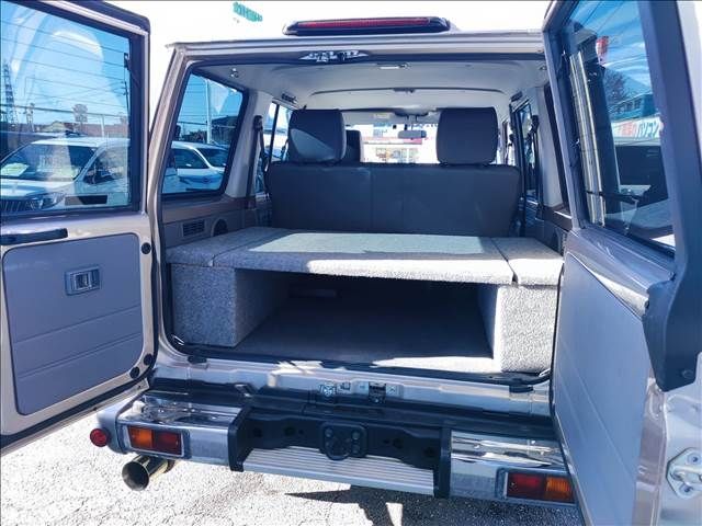 Toyota LAND CRUISER 2015-04 1064-15