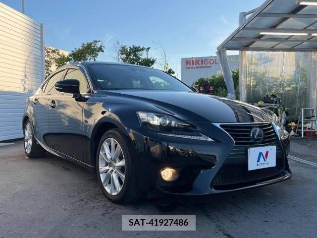 Lexus IS 2014-02 300077-16