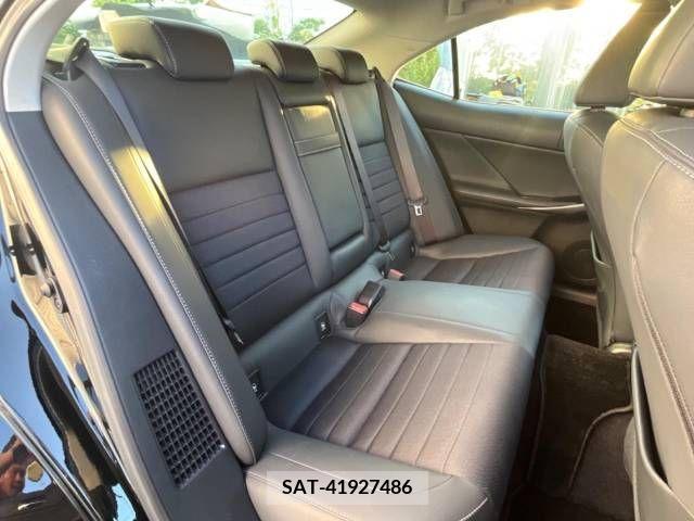 Lexus IS 2014-02 300077-10