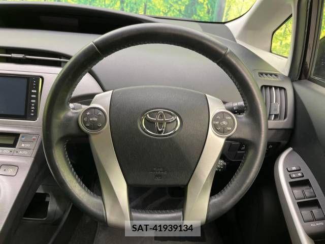 Toyota PRIUS 2014-03 322134-11