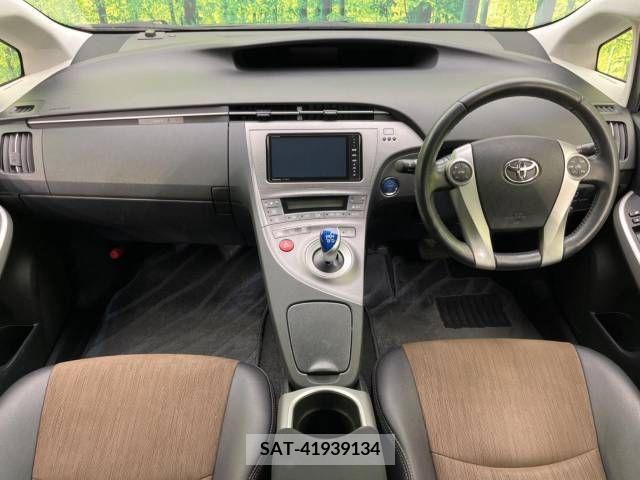 Toyota PRIUS 2014-03 322134-1