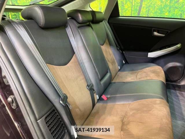 Toyota PRIUS 2014-03 322134-9