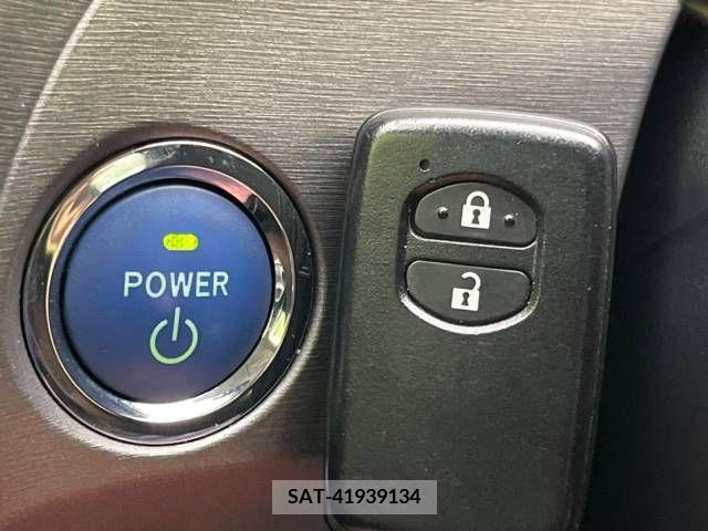 Toyota PRIUS 2014-03 322134-6