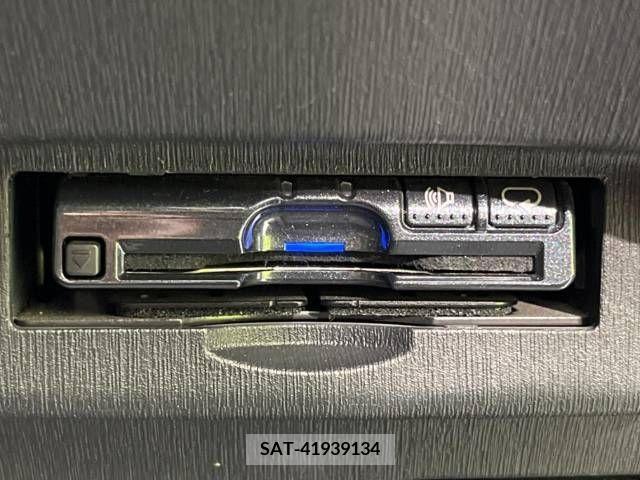 Toyota PRIUS 2014-03 322134-5