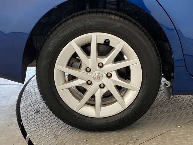 Toyota PRIUS ALPHA 2011-07 18794-17