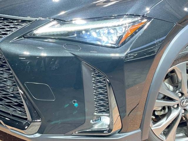 Lexus UX 2019-03 193625-12