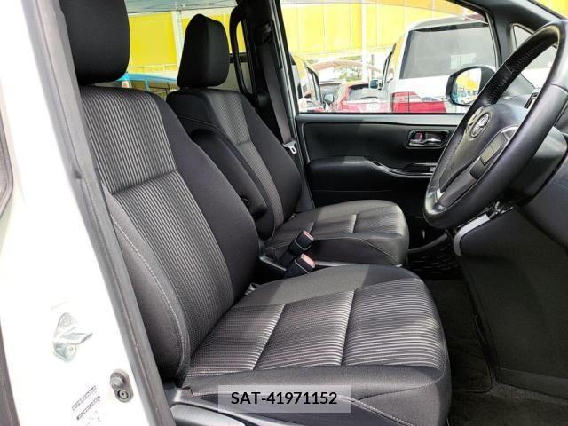 Toyota VOXY 2018-12 370483-20