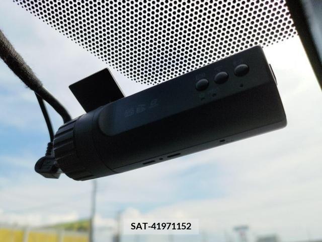 Toyota VOXY 2018-12 370483-18