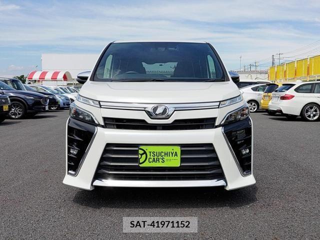 Toyota VOXY 2018-12 370483-8
