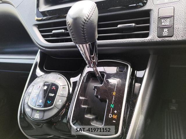 Toyota VOXY 2018-12 370483-14