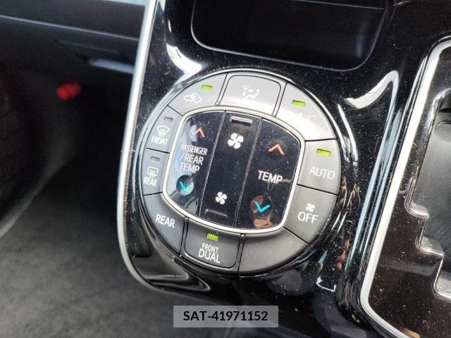 Toyota VOXY 2018-12 370483-13