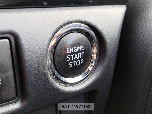 Toyota VOXY 2018-12 370483-12