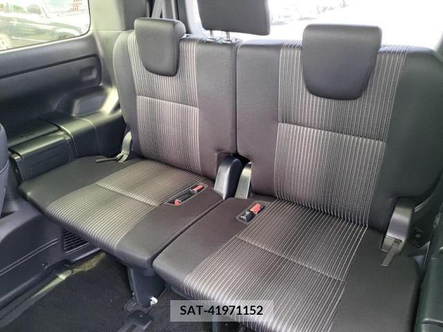 Toyota VOXY 2018-12 370483-23