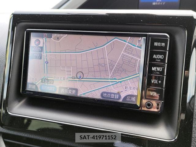 Toyota VOXY 2018-12 370483-16