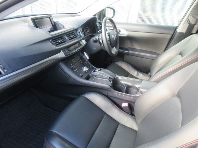 Lexus CT 2012-11 12439-4