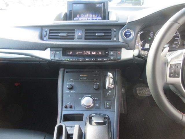 Lexus CT 2012-11 12439-11