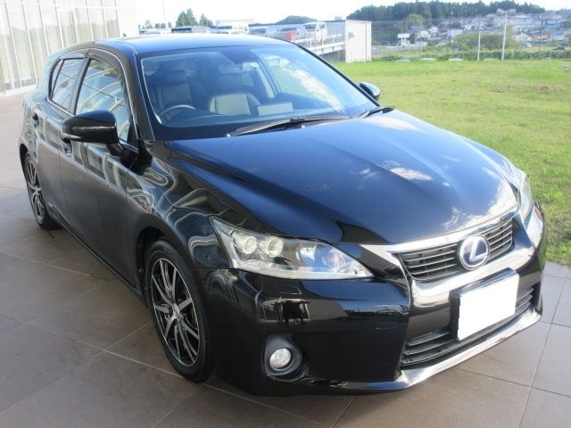 Lexus CT 2012-11 12439-2