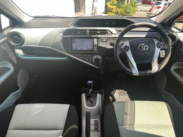 Toyota AQUA 2012-03 11235-1