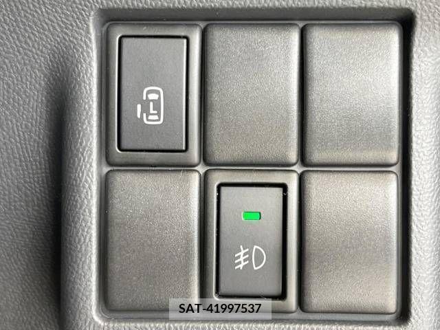 Nissan ROOX 2012-02 388510-3