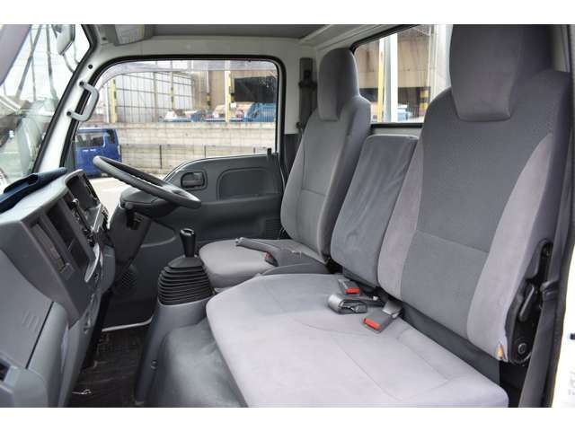 Isuzu ELF TRUCK 2016-03 12937-9
