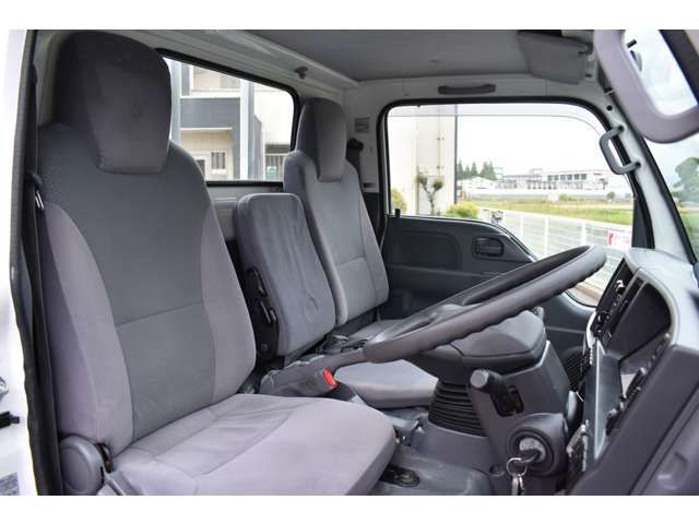 Isuzu ELF TRUCK 2016-03 12937-8
