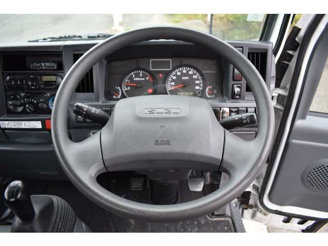 Isuzu ELF TRUCK 2016-03 12937-1