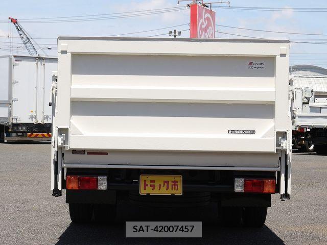 Hino DUTRO 2018-03 296745-6