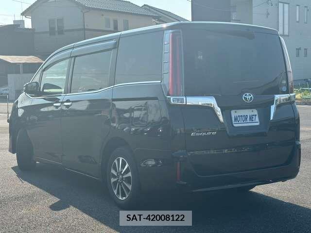 Toyota ESQUIRE 2018-12 321591-9