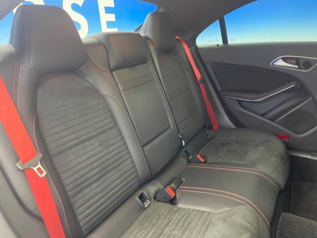 Mercedes Benz CLA-CLASS 2018-08 190290-9