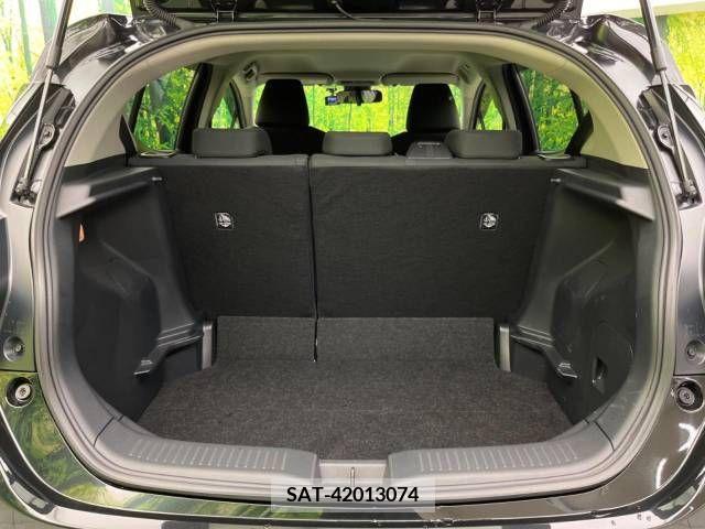 Toyota AQUA 2021-08 233512-10