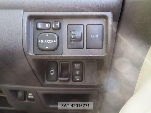 Toyota SIENTA 2009-02 285053-3