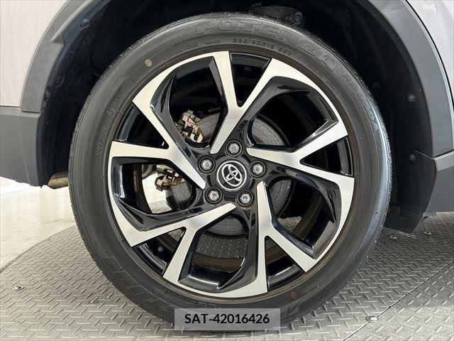 Toyota C-HR 2017-12 294960-15