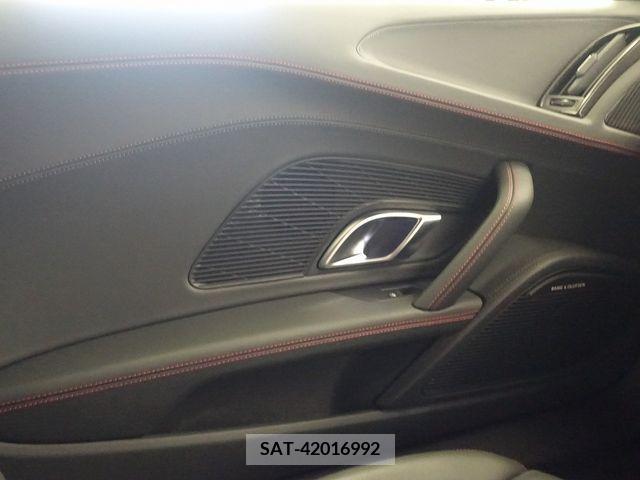 Audi R8 2021-12 333690-11