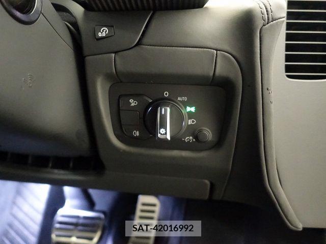 Audi R8 2021-12 333690-25