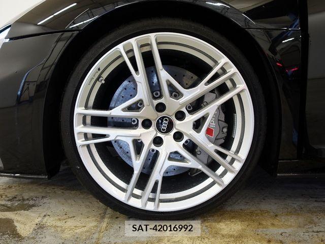 Audi R8 2021-12 333690-16