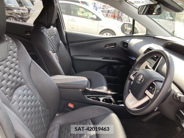 Toyota PRIUS PHV 2017-09 250672-1
