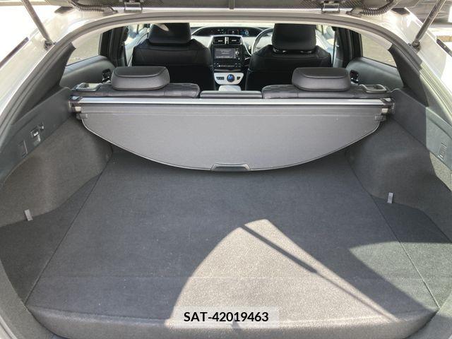 Toyota PRIUS PHV 2017-09 250672-11