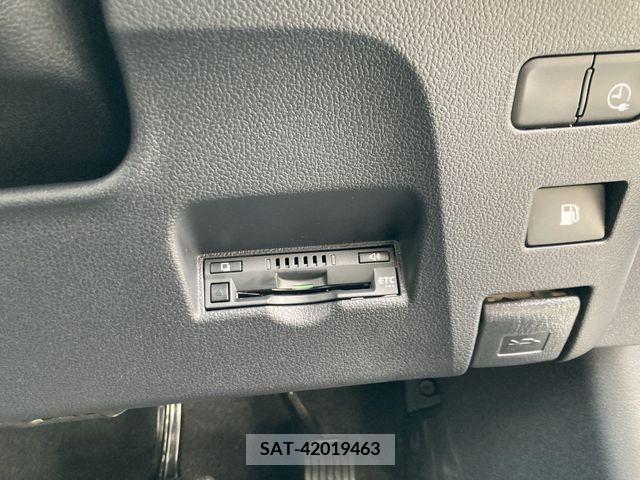 Toyota PRIUS PHV 2017-09 250672-19
