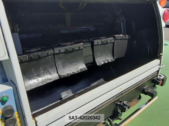 Hino DUTRO 2015-02 247708-4
