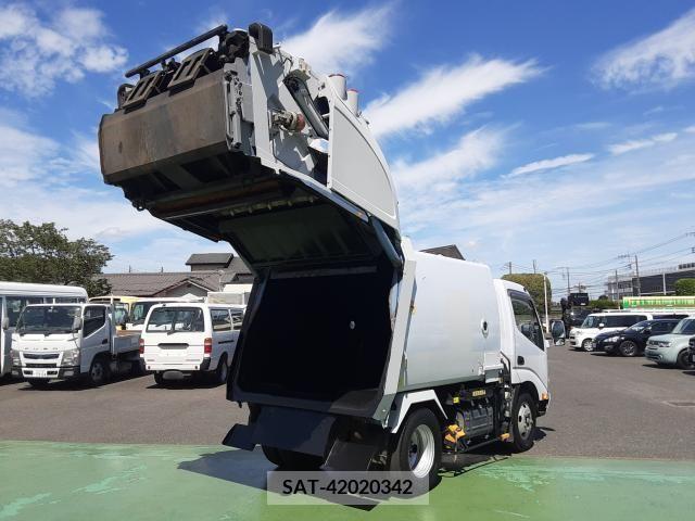 Hino DUTRO 2015-02 247708-5