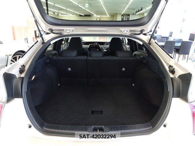 Toyota PRIUS 2017-05 366706-6