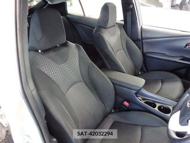 Toyota PRIUS 2017-05 366706-4