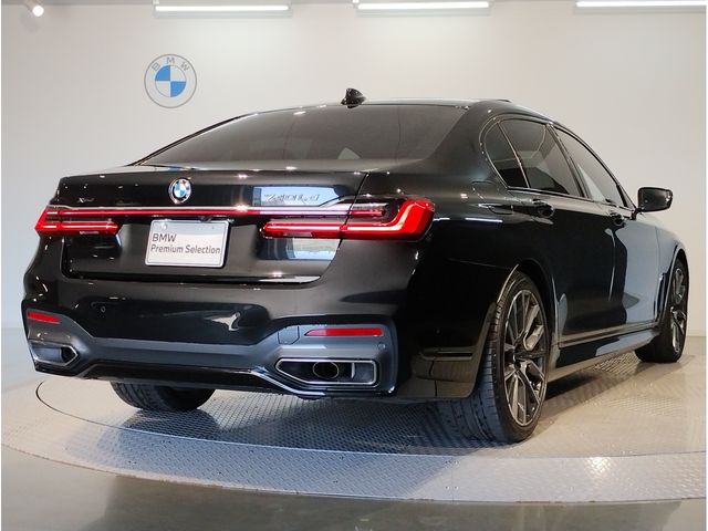 Bmw 7 SERIES 2022-08 25122-4