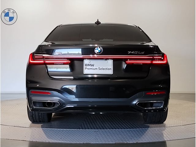 Bmw 7 SERIES 2022-08 25122-3